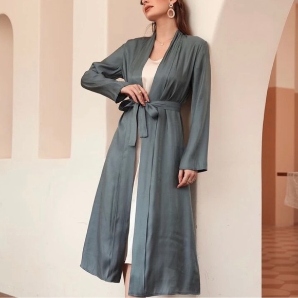 Classy Satin Duster Draped Jacket with Belt - Picture 5 of 5